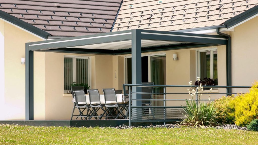Pergola attenante